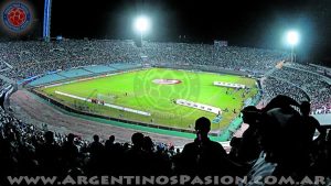 Argentinos Juniors visita a Nacional de Montevideo en el Estadio Centenario