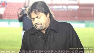 Argentinos Juniors: DT: Caruso Lombardi