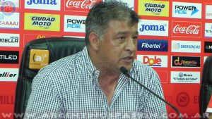 Argentinos Juniors: Renunció el DT Claudio Borghi