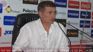 'Argentinos Juniors', 'El Bicho', 'Torneo 2016', 'Fecha 3', Mayor, DT, 'Carlos Mayor'