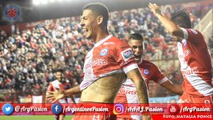 'Argentinos Juniors', 'La Paternal', 'Argentinos Pasión', 'Semillero del Mundo', 'Bichos Colorados', Campeón, 'Bicho Campeón', 'Argentinos Juniors Campeón', River, 'River Plate', Gallina, Superliga, 'fecha 4', empate