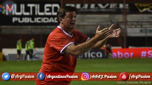 'Argentinos Juniors', 'La Paternal', 'El Bicho', 'Bicho Colorado', 'Semillero del Mundo', 'Alfredo Berti', Berti, DT, 'director técnico'