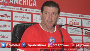 'Argentinos Juniors', 'La Paternal', 'El Bicho', 'Bicho Colorado', 'Semillero del Mundo', 'Alfredo Berti', Berti, DT, 'director técnico'