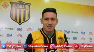 'Argentinos Juniors', 'La Paternal', 'Argentinos Pasión', 'Semillero del Mundo', 'Bichos Colorados', 'Guillermo Benítez', Benítez, 'a Paraguay', Paraguay